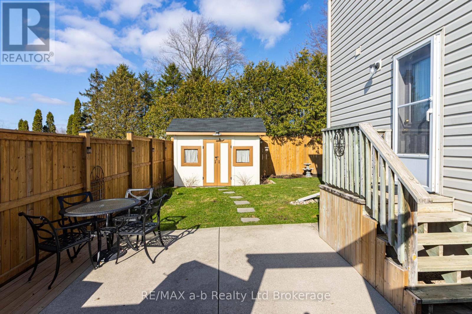 137 Whiting Street, Ingersoll (Ingersoll - South), Ontario  N5C 3B2 - Photo 2 - X12978936