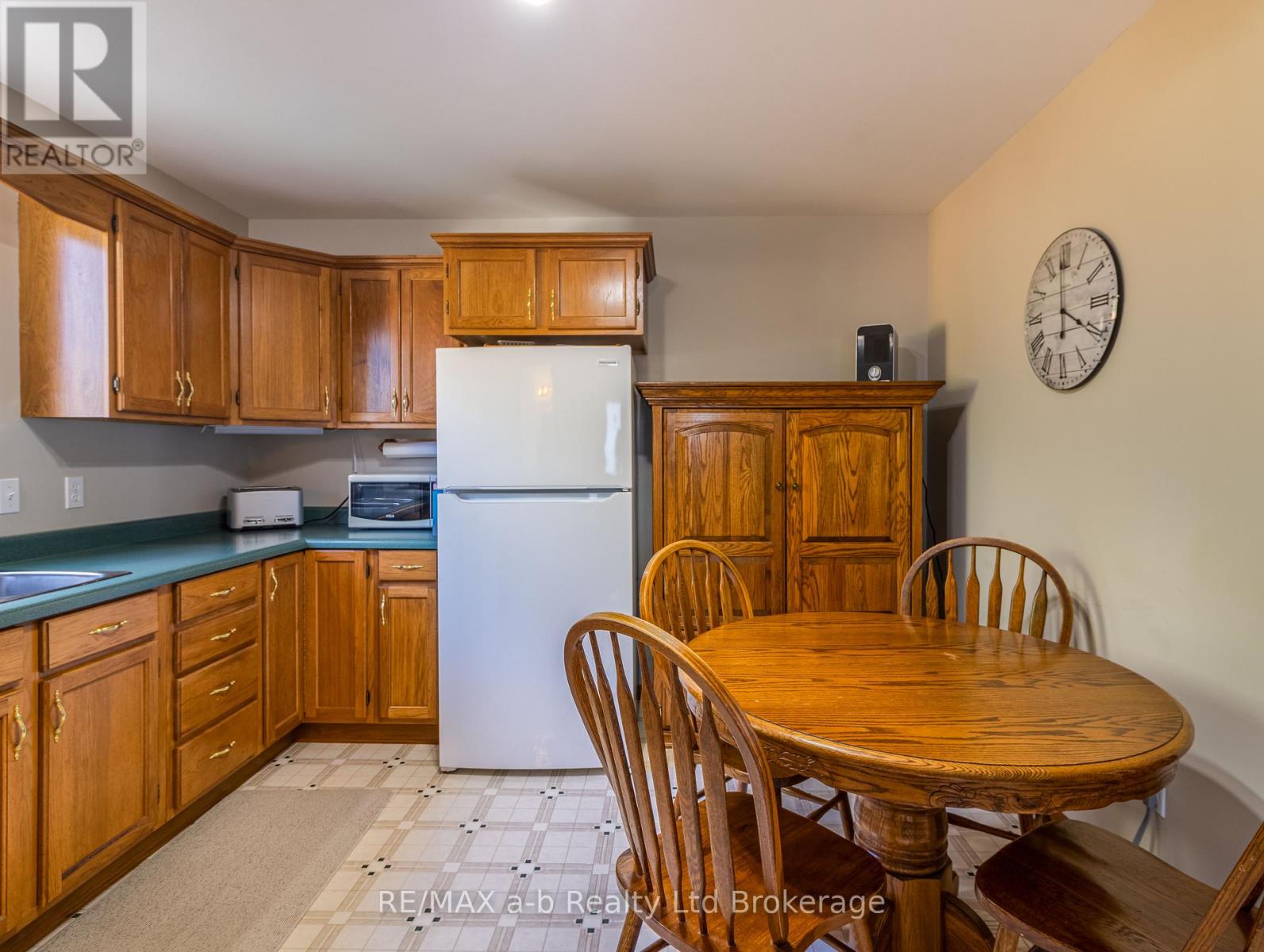 137 Whiting Street, Ingersoll (Ingersoll - South), Ontario  N5C 3B2 - Photo 6 - X12978936