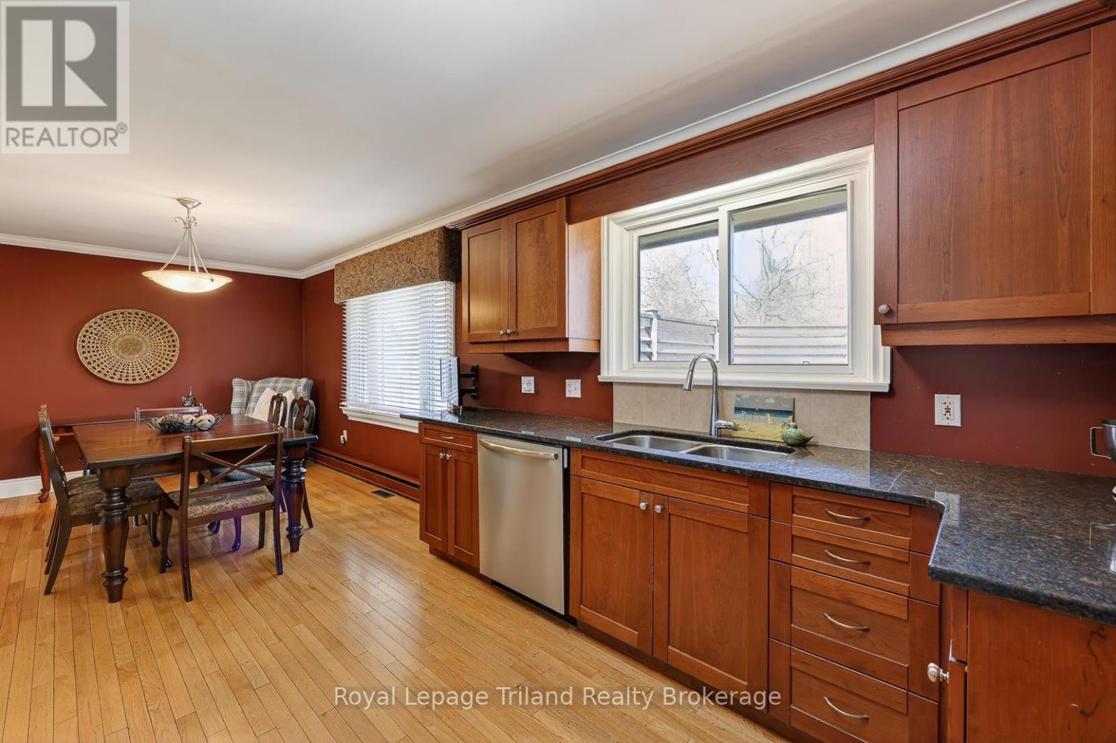 196 Washington Street, Zorra (Thamesford), Ontario  N0M 2M0 - Photo 14 - X12980088