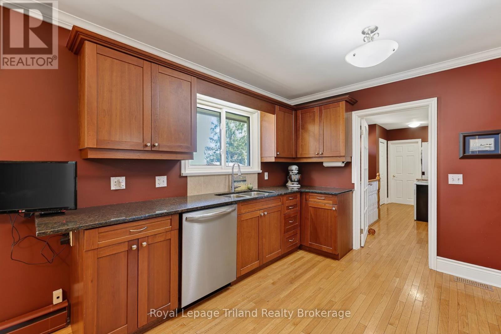 196 Washington Street, Zorra (Thamesford), Ontario  N0M 2M0 - Photo 16 - X12980088