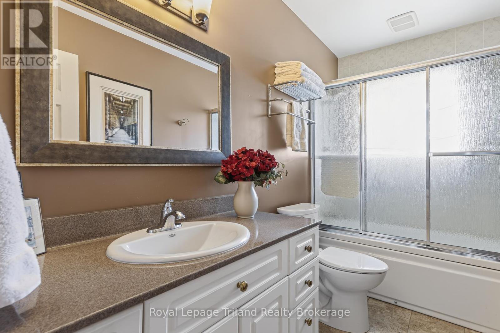 196 Washington Street, Zorra (Thamesford), Ontario  N0M 2M0 - Photo 22 - X12980088