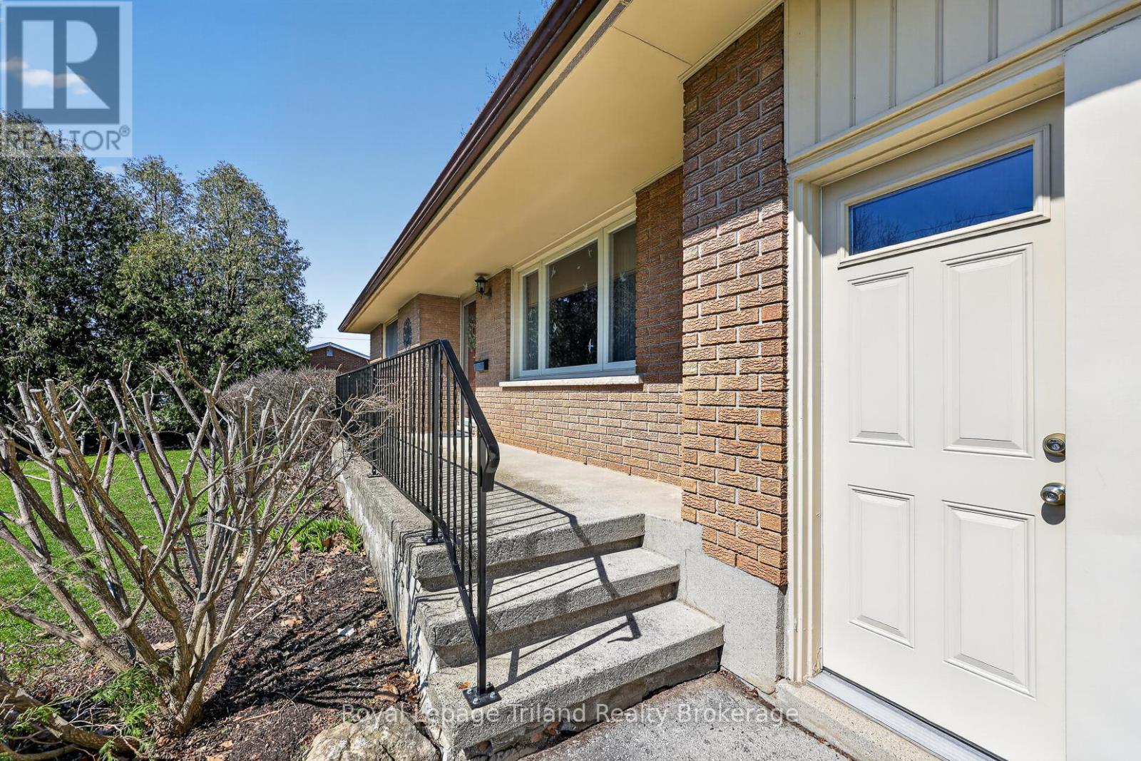 196 Washington Street, Zorra (Thamesford), Ontario  N0M 2M0 - Photo 6 - X12980088