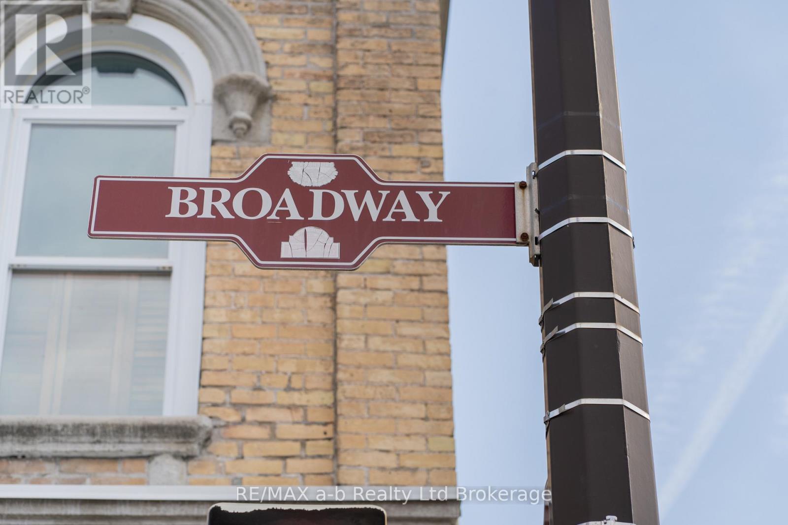 148 Broadway Street, Tillsonburg, Ontario  N4G 3P8 - Photo 3 - X12980366