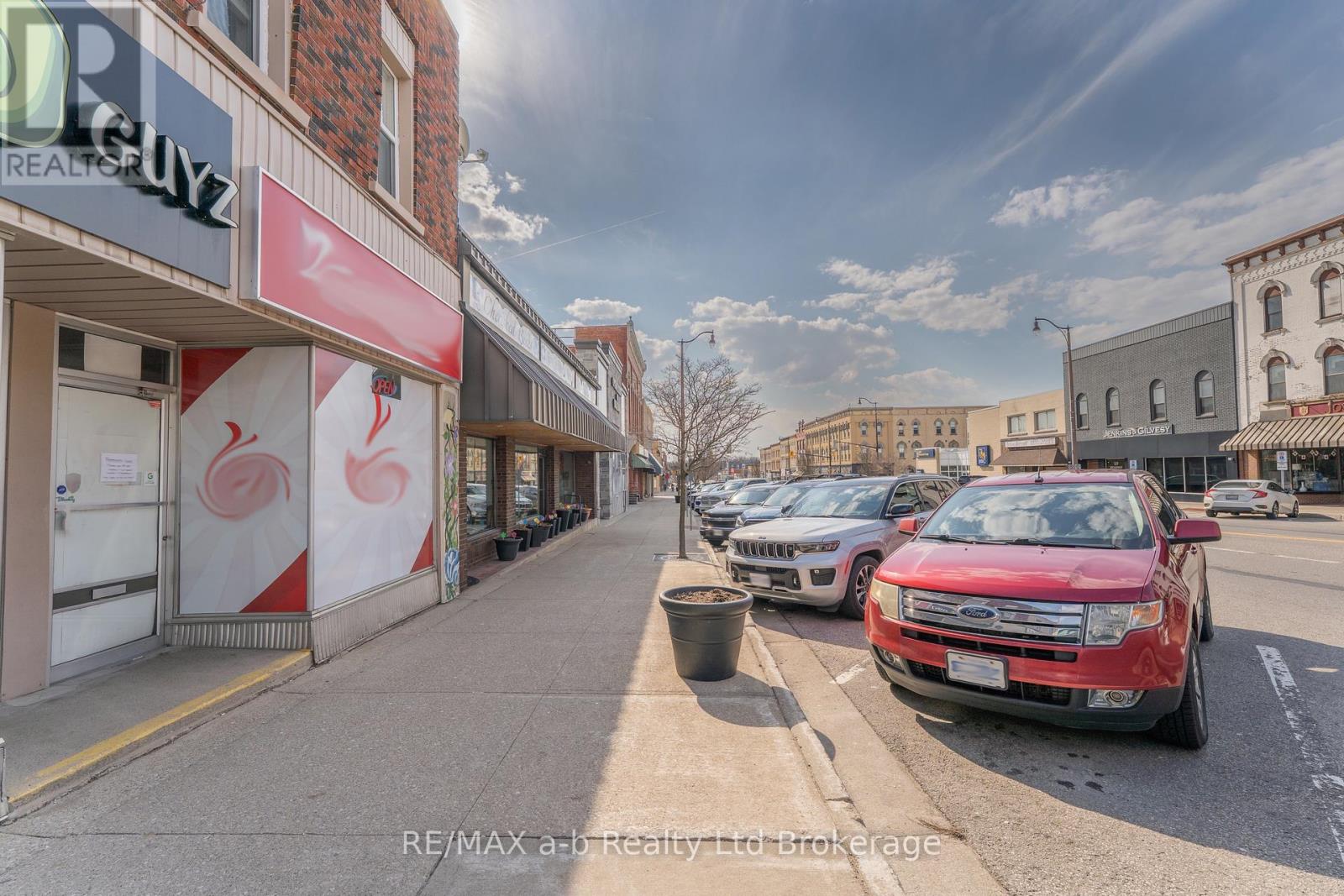 148 Broadway Street, Tillsonburg, Ontario  N4G 3P8 - Photo 6 - X12980366