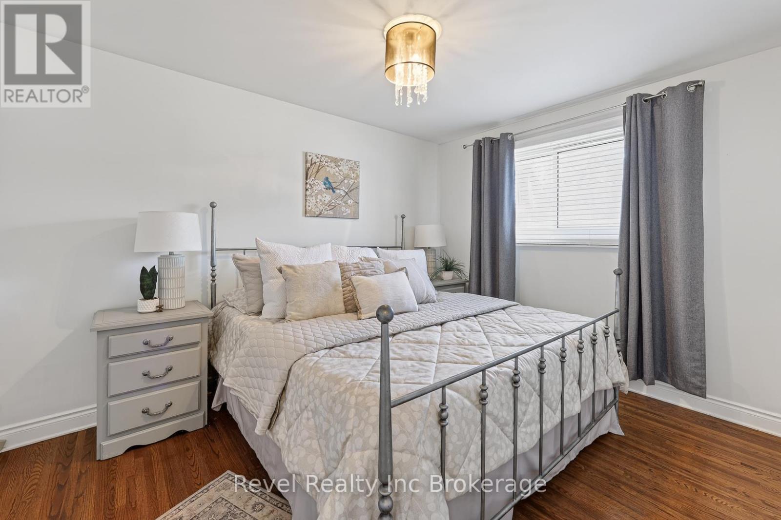 8 Elmwood Place, Woodstock (Woodstock - South), Ontario  N4S 2K6 - Photo 15 - X12981572