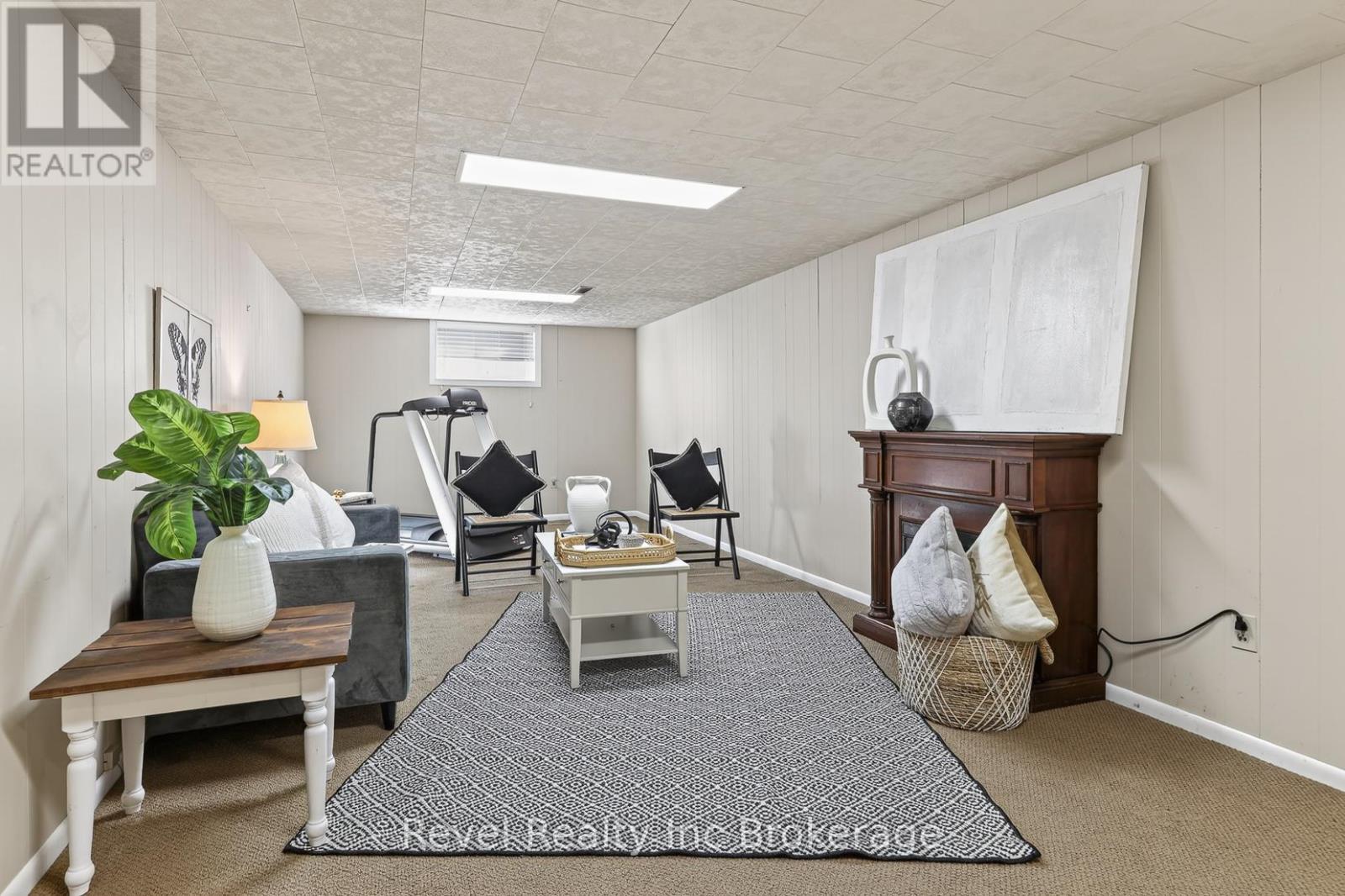 8 Elmwood Place, Woodstock (Woodstock - South), Ontario  N4S 2K6 - Photo 19 - X12981572