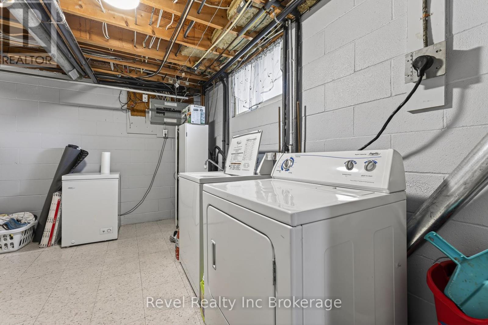 8 Elmwood Place, Woodstock (Woodstock - South), Ontario  N4S 2K6 - Photo 22 - X12981572