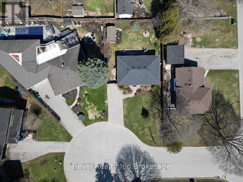 8 Elmwood Place, Woodstock (Woodstock - South), Ontario  N4S 2K6 - Photo 29 - X12981572