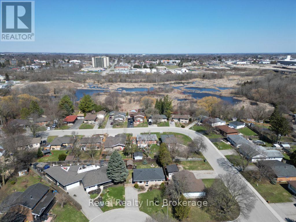 8 Elmwood Place, Woodstock (Woodstock - South), Ontario  N4S 2K6 - Photo 30 - X12981572