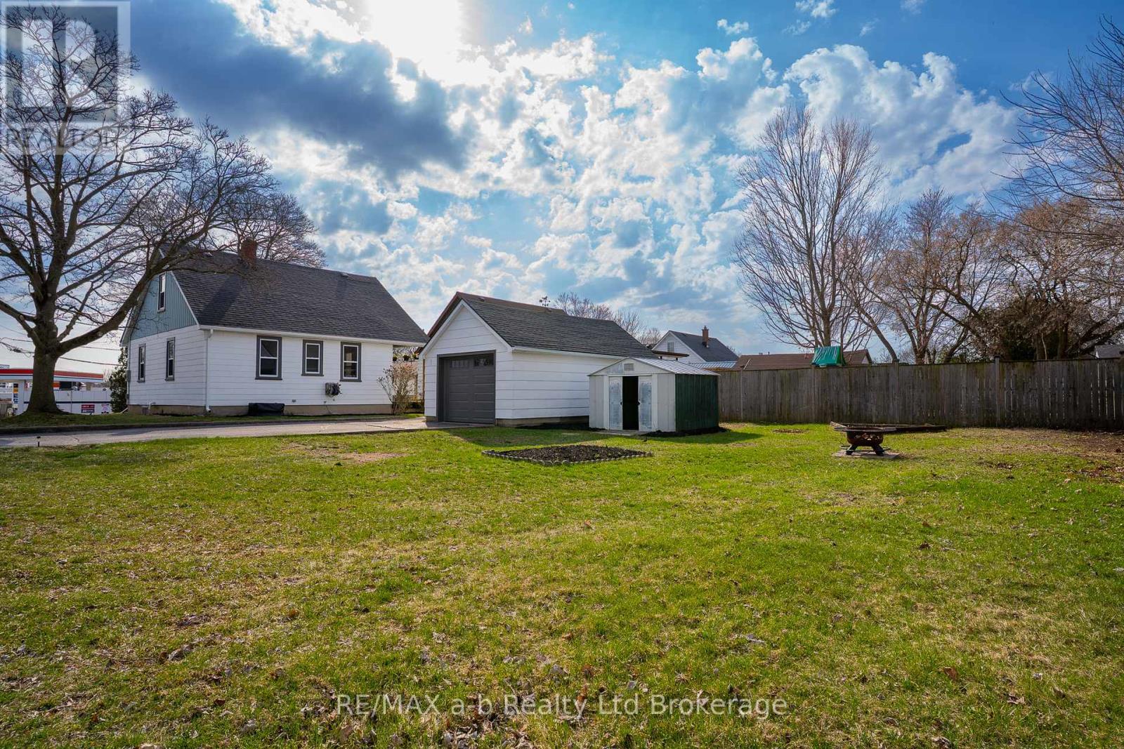 7 Ball Street, Tillsonburg, Ontario  N4G 2W5 - Photo 3 - X12981774