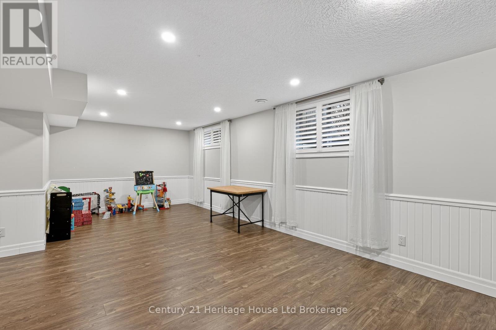 54 Westview Court, Woodstock (Woodstock - North), Ontario  N4T 0B8 - Photo 27 - X12983418