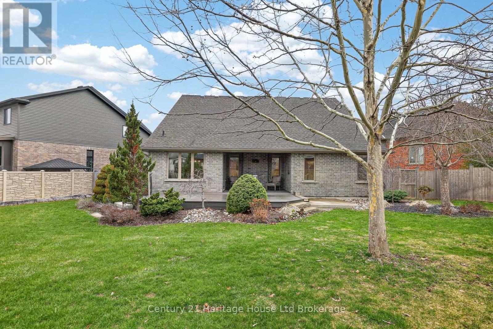 54 Westview Court, Woodstock (Woodstock - North), Ontario  N4T 0B8 - Photo 35 - X12983418