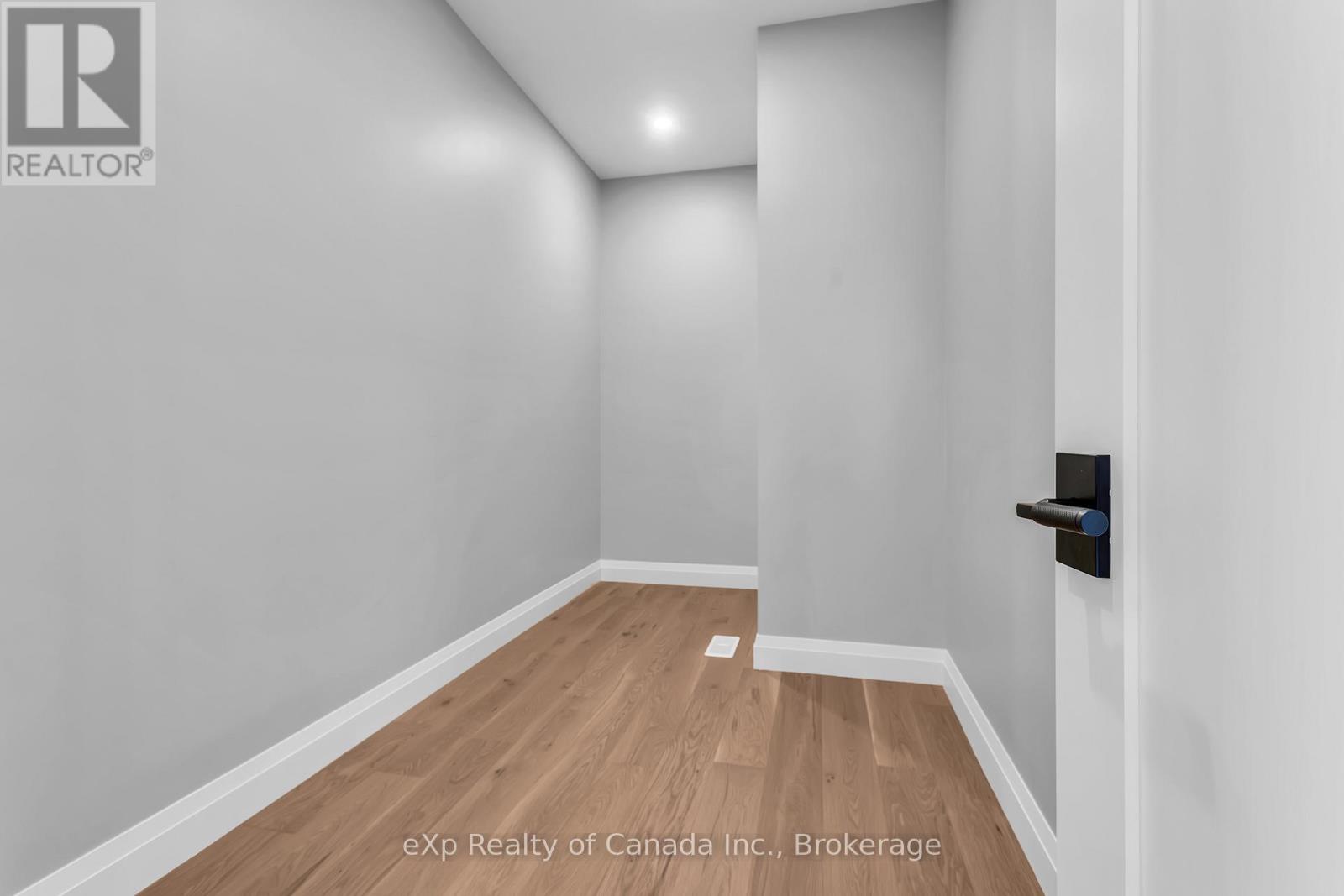 65 Meadowlands Drive, Norwich (Otterville), Ontario  N0J 1R0 - Photo 42 - X12992330