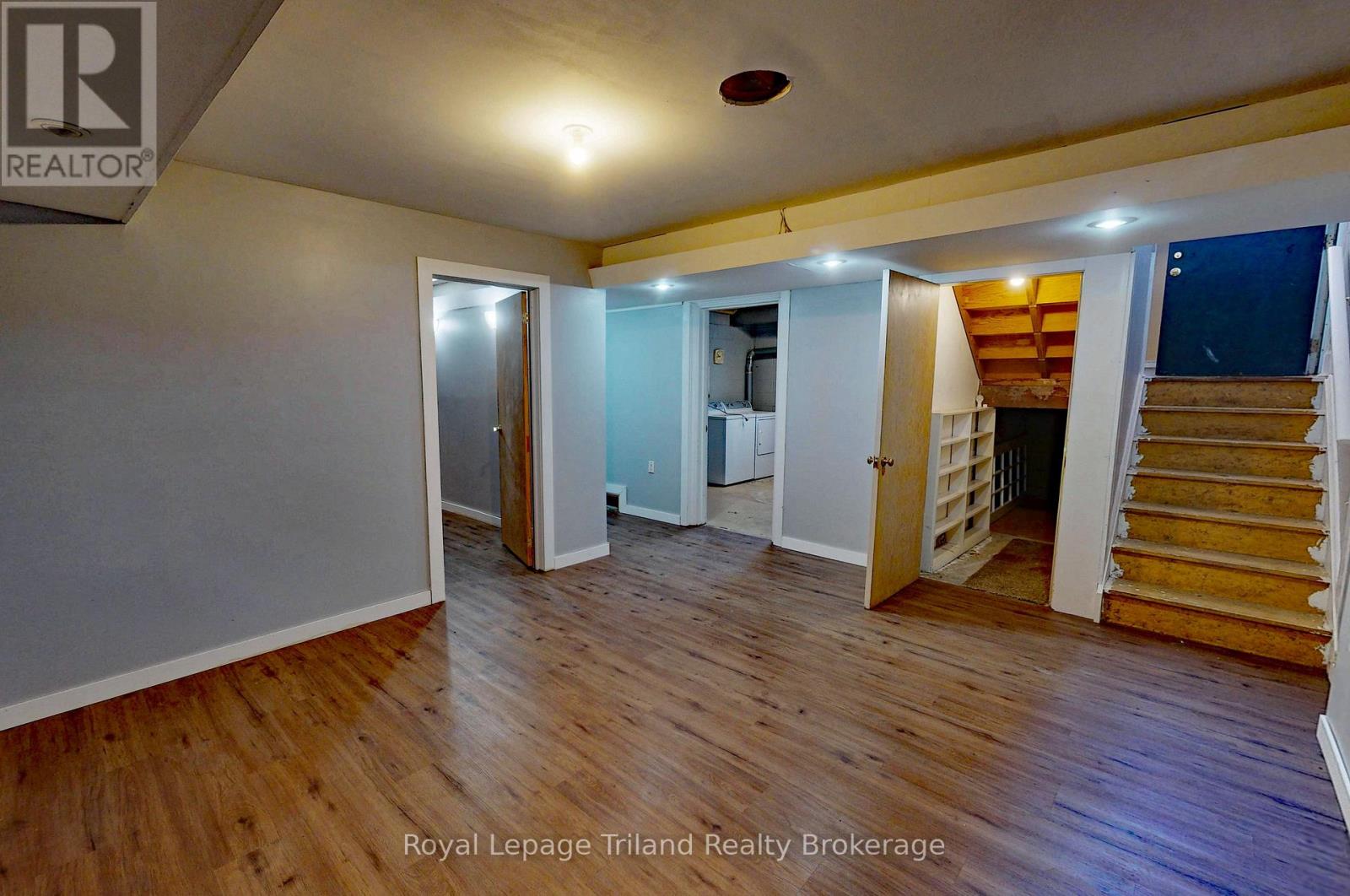 256 St George Lane, Norfolk (Delhi), Ontario  N4B 2J5 - Photo 15 - X12992748