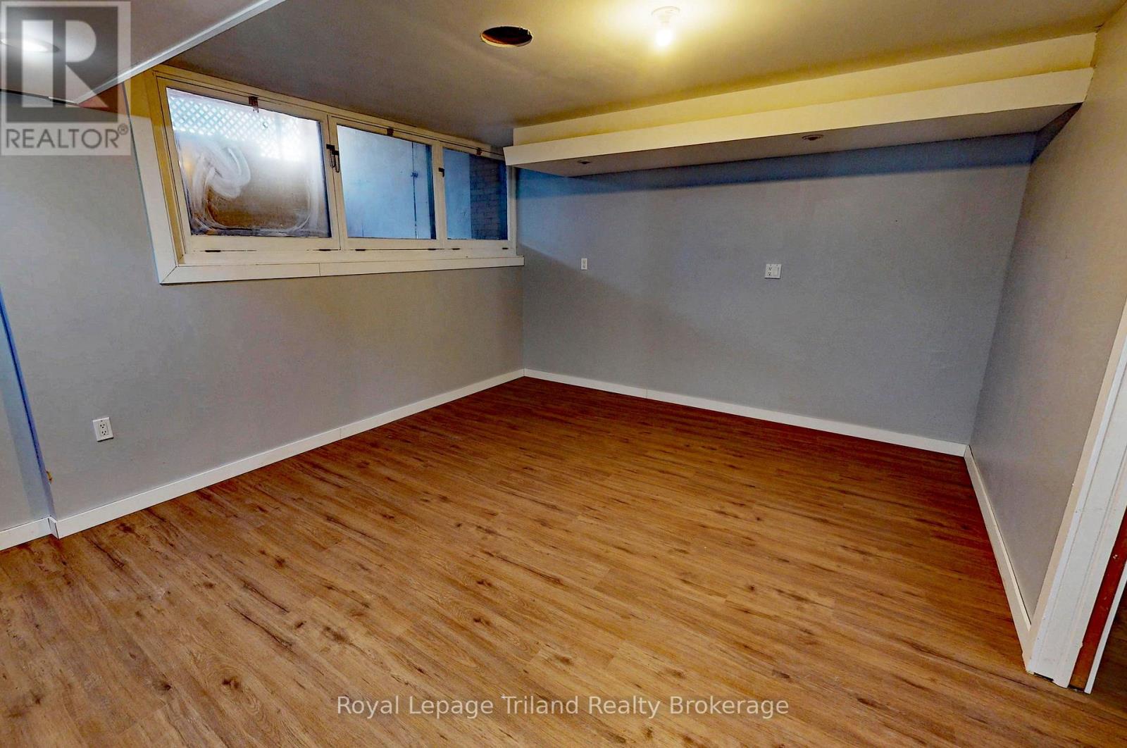 256 St George Lane, Norfolk (Delhi), Ontario  N4B 2J5 - Photo 16 - X12992748