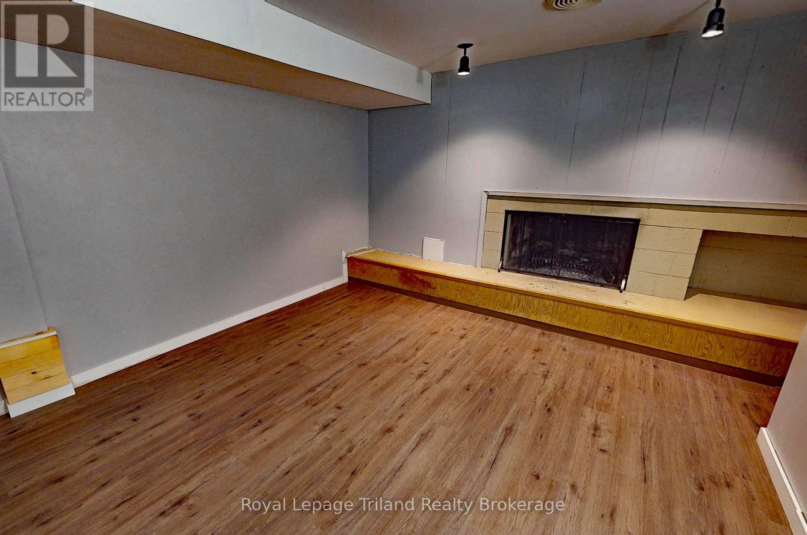 256 St George Lane, Norfolk (Delhi), Ontario  N4B 2J5 - Photo 17 - X12992748