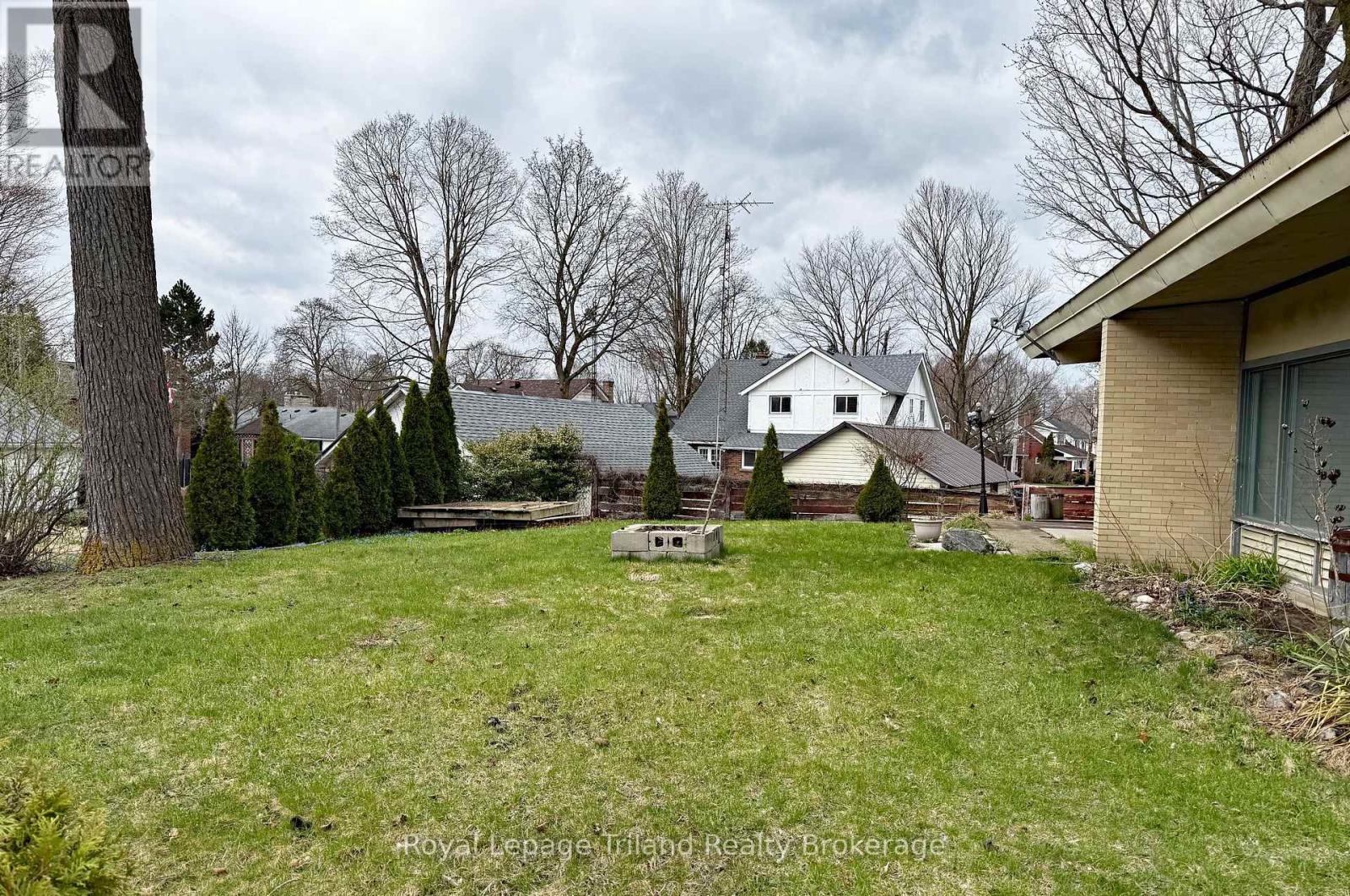 256 St George Lane, Norfolk (Delhi), Ontario  N4B 2J5 - Photo 19 - X12992748