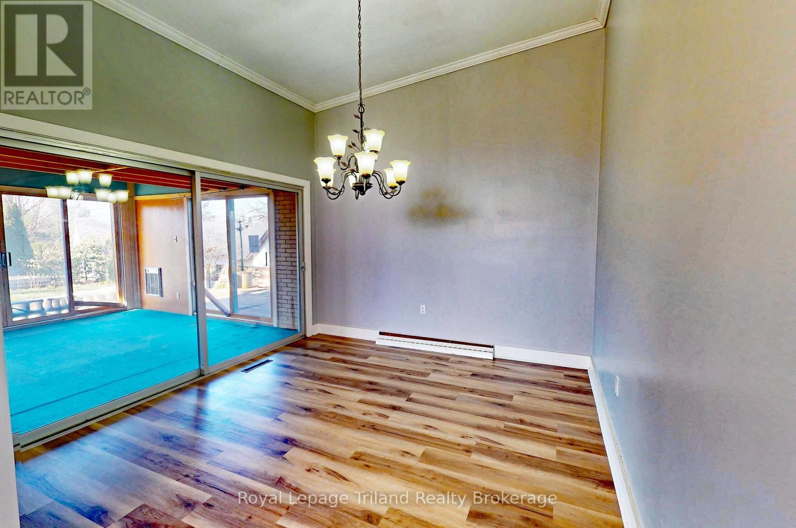 256 St George Lane, Norfolk (Delhi), Ontario  N4B 2J5 - Photo 5 - X12992748