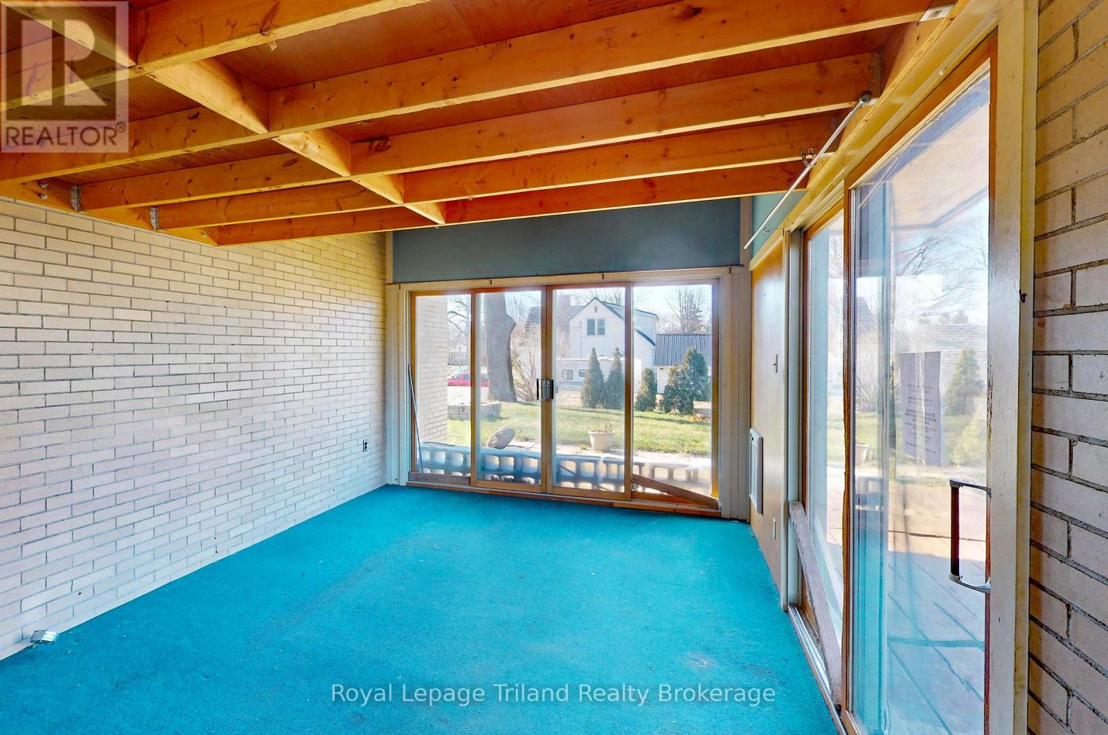 256 St George Lane, Norfolk (Delhi), Ontario  N4B 2J5 - Photo 6 - X12992748