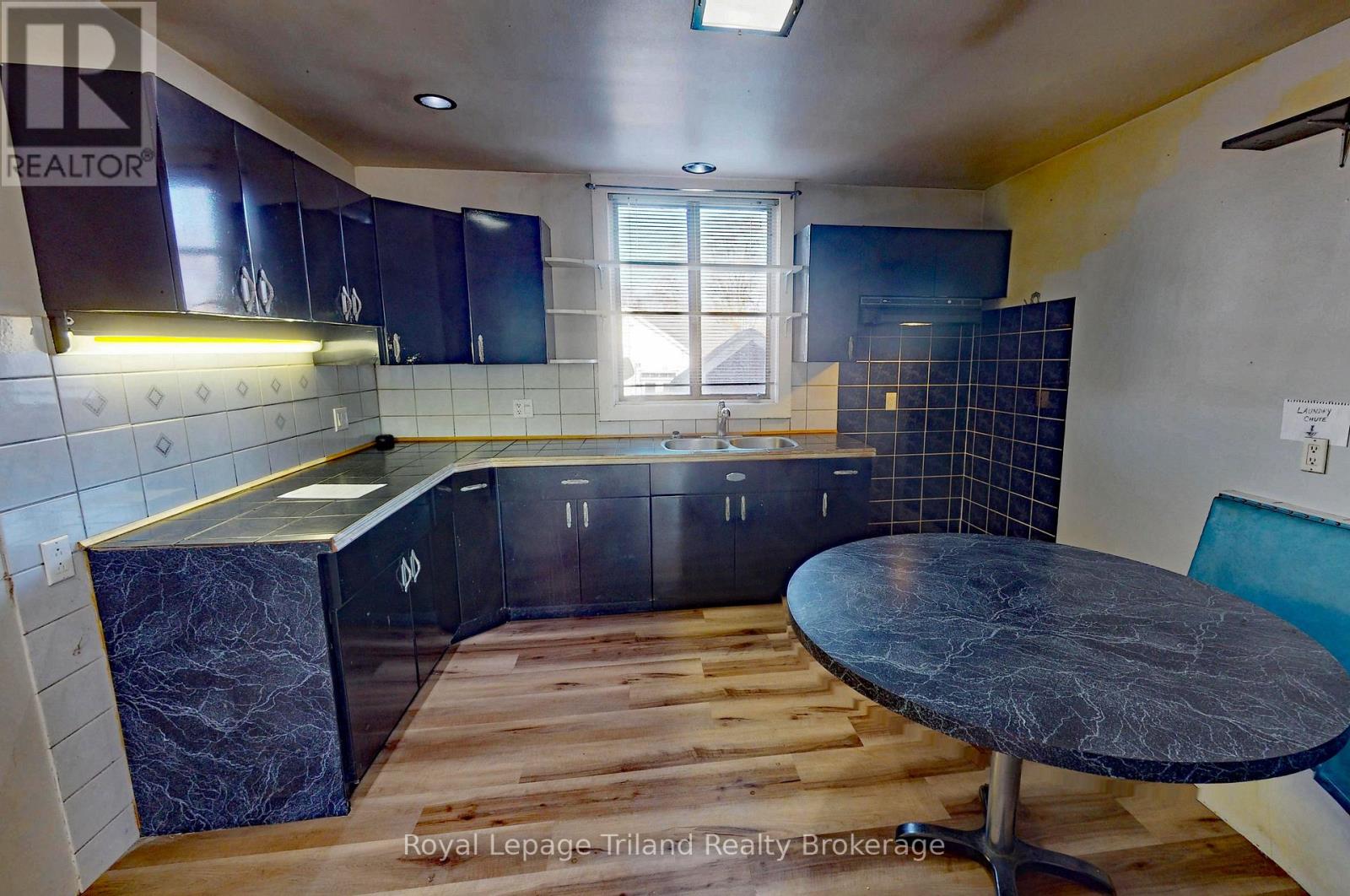 256 St George Lane, Norfolk (Delhi), Ontario  N4B 2J5 - Photo 8 - X12992748