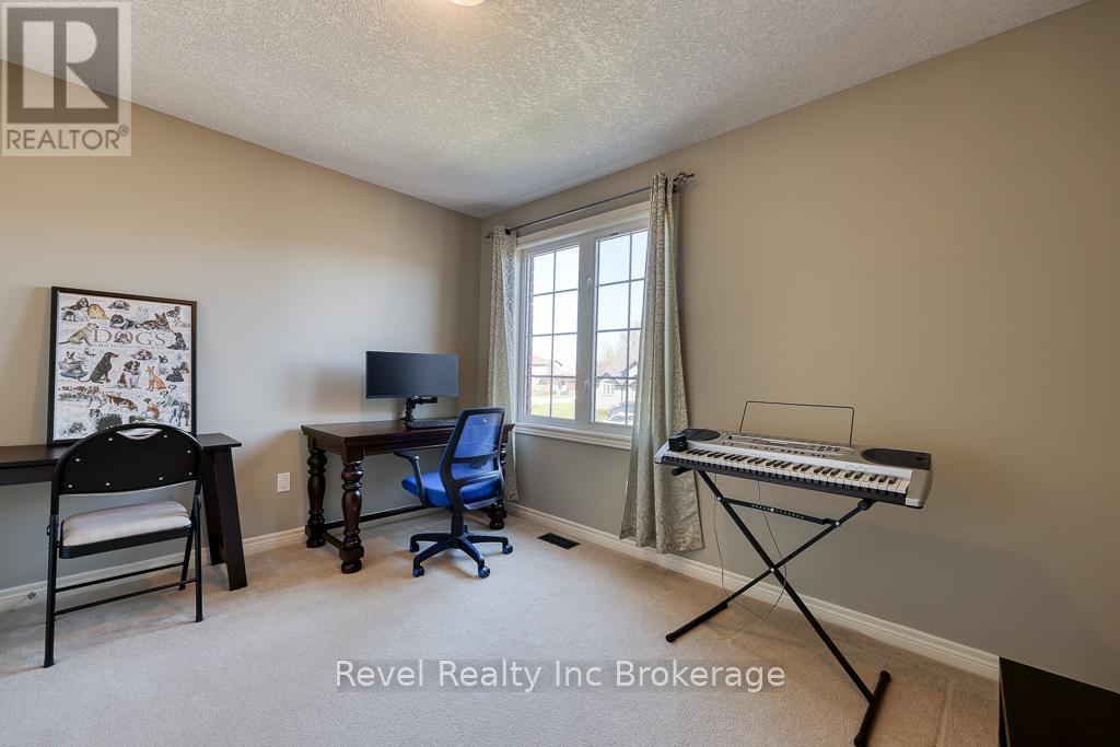 7 Woodhatch Crescent, Ingersoll (Ingersoll - North), Ontario  N5C 0A2 - Photo 25 - X12993182