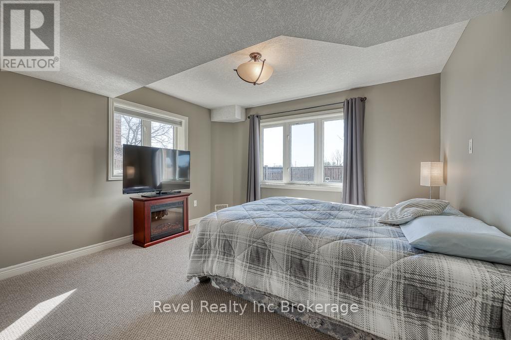 7 Woodhatch Crescent, Ingersoll (Ingersoll - North), Ontario  N5C 0A2 - Photo 27 - X12993182