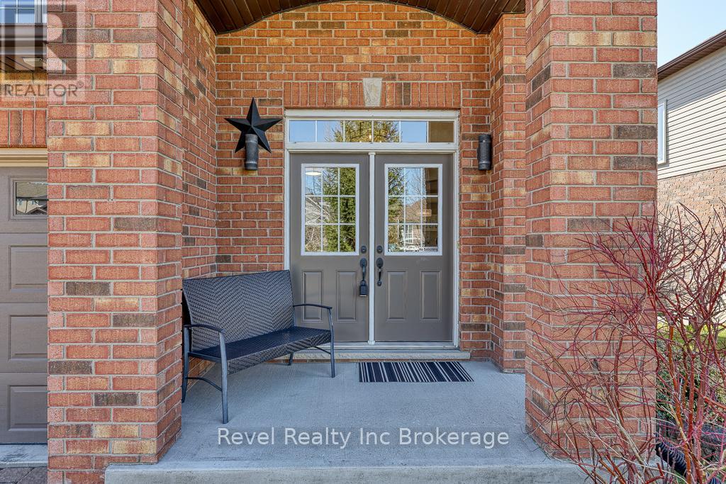 7 Woodhatch Crescent, Ingersoll (Ingersoll - North), Ontario  N5C 0A2 - Photo 3 - X12993182