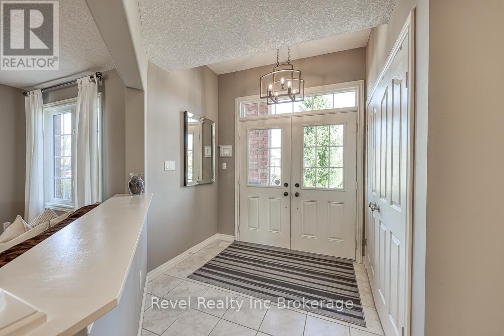 7 Woodhatch Crescent, Ingersoll (Ingersoll - North), Ontario  N5C 0A2 - Photo 4 - X12993182