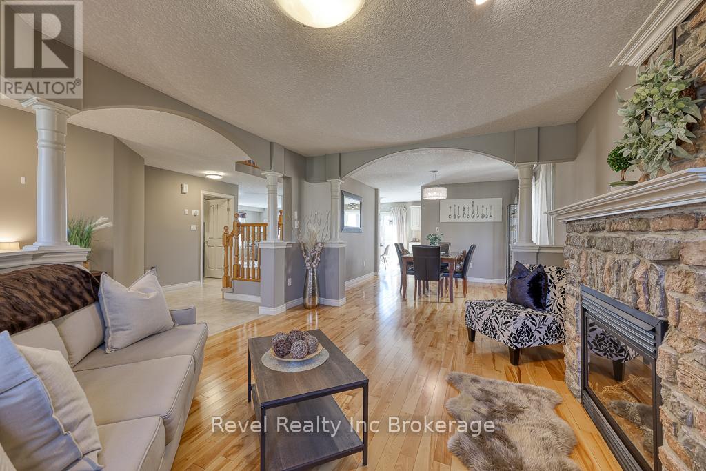 7 Woodhatch Crescent, Ingersoll (Ingersoll - North), Ontario  N5C 0A2 - Photo 8 - X12993182