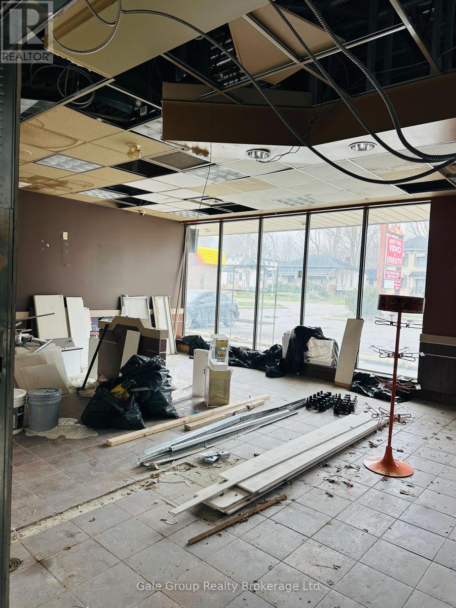 222 Dundas Street, Woodstock (Woodstock - North), Ontario  N4S 1A7 - Photo 3 - X12994582