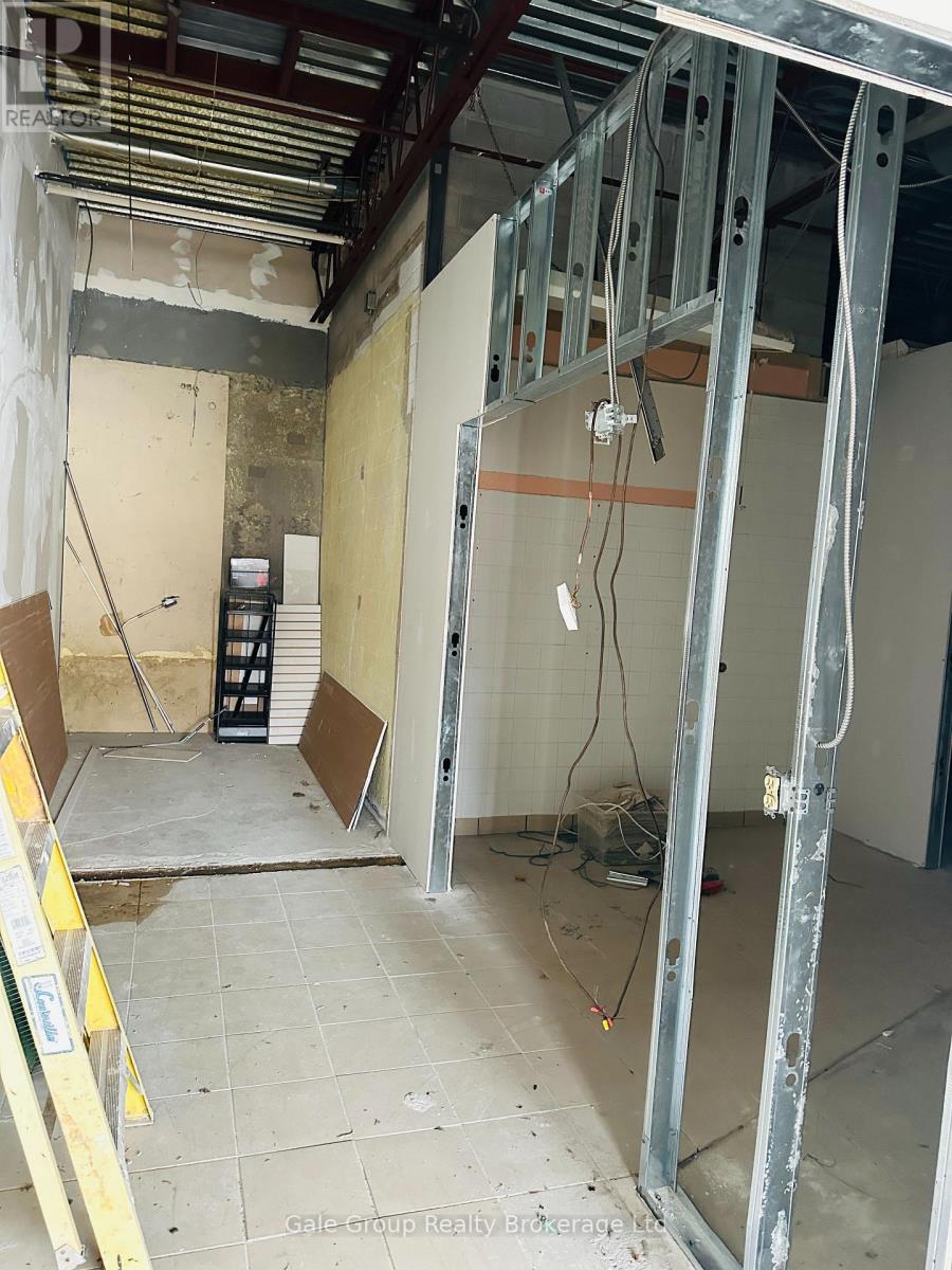 222 Dundas Street, Woodstock (Woodstock - North), Ontario  N4S 1A7 - Photo 7 - X12994582