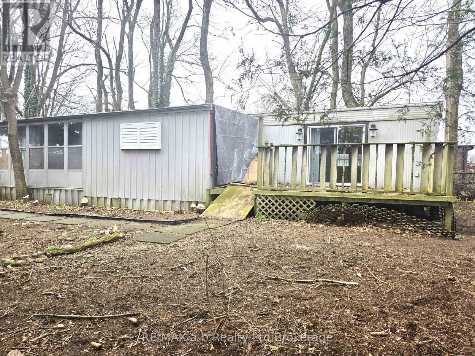 1 First Street, Norfolk (Courtland), Ontario  N4B 2W6 - Photo 10 - X12995386