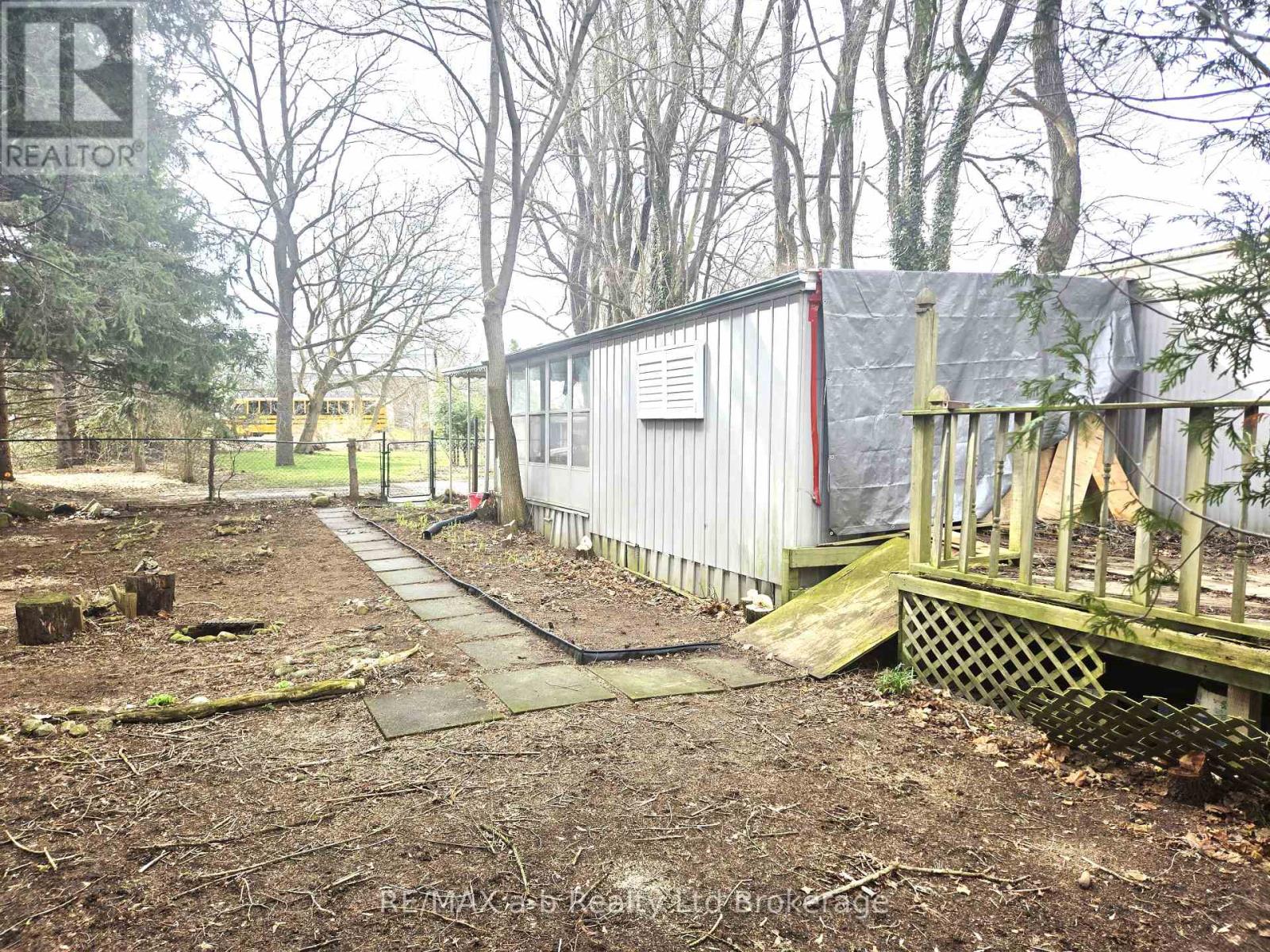 1 First Street, Norfolk (Courtland), Ontario  N4B 2W6 - Photo 11 - X12995386