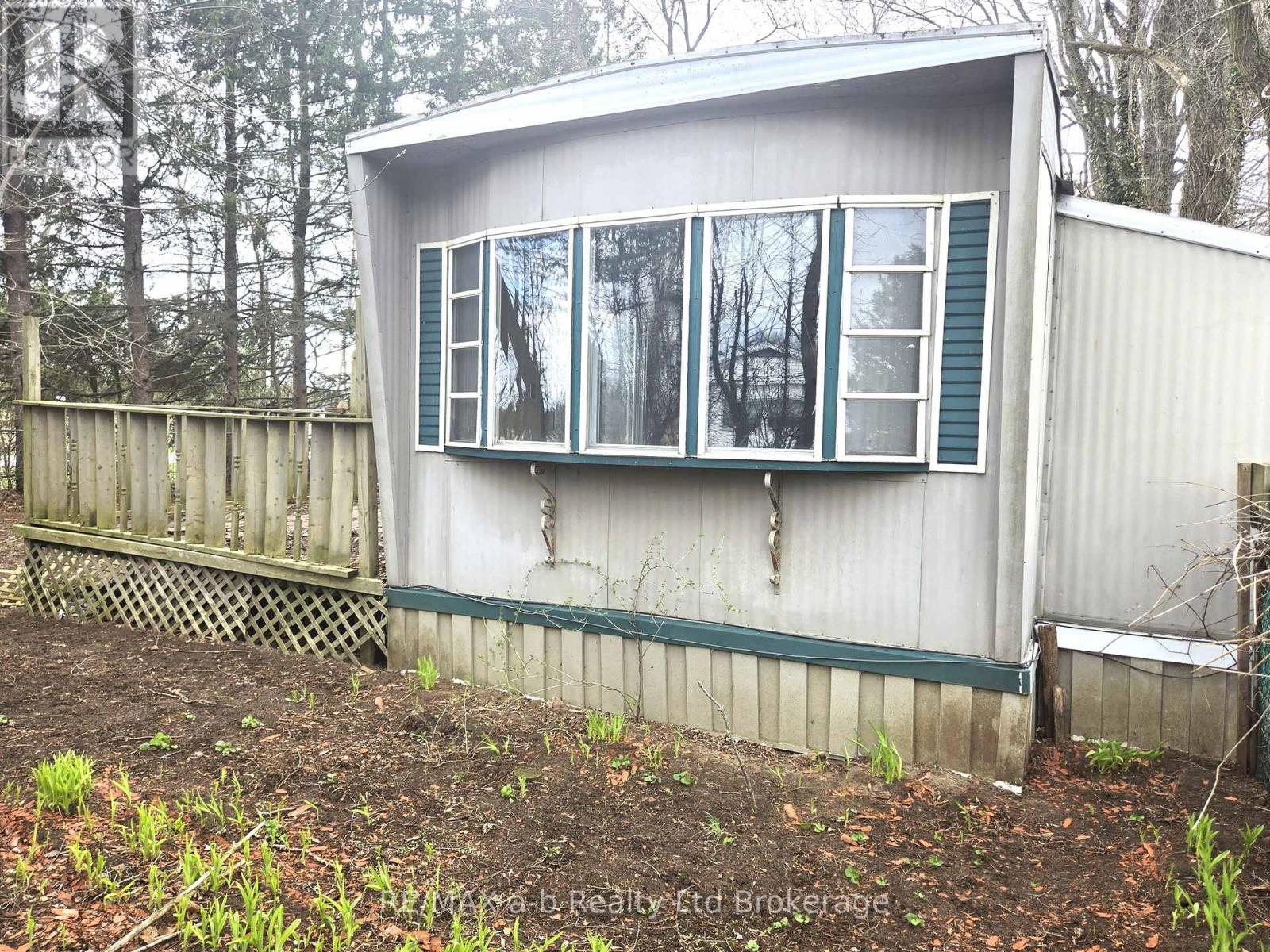 1 First Street, Norfolk (Courtland), Ontario  N4B 2W6 - Photo 13 - X12995386