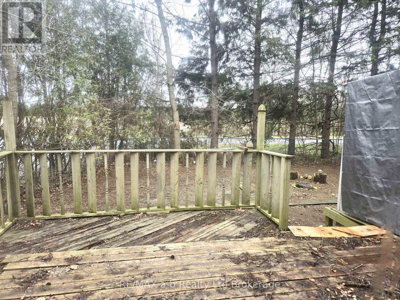 1 First Street, Norfolk (Courtland), Ontario  N4B 2W6 - Photo 15 - X12995386