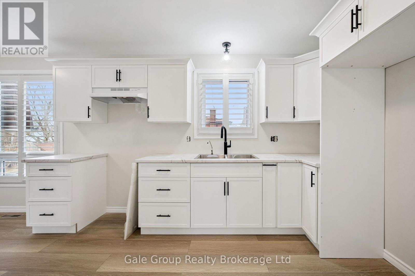 165 Brookside Crescent, Kitchener, Ontario  N2N 1G9 - Photo 6 - X12995422