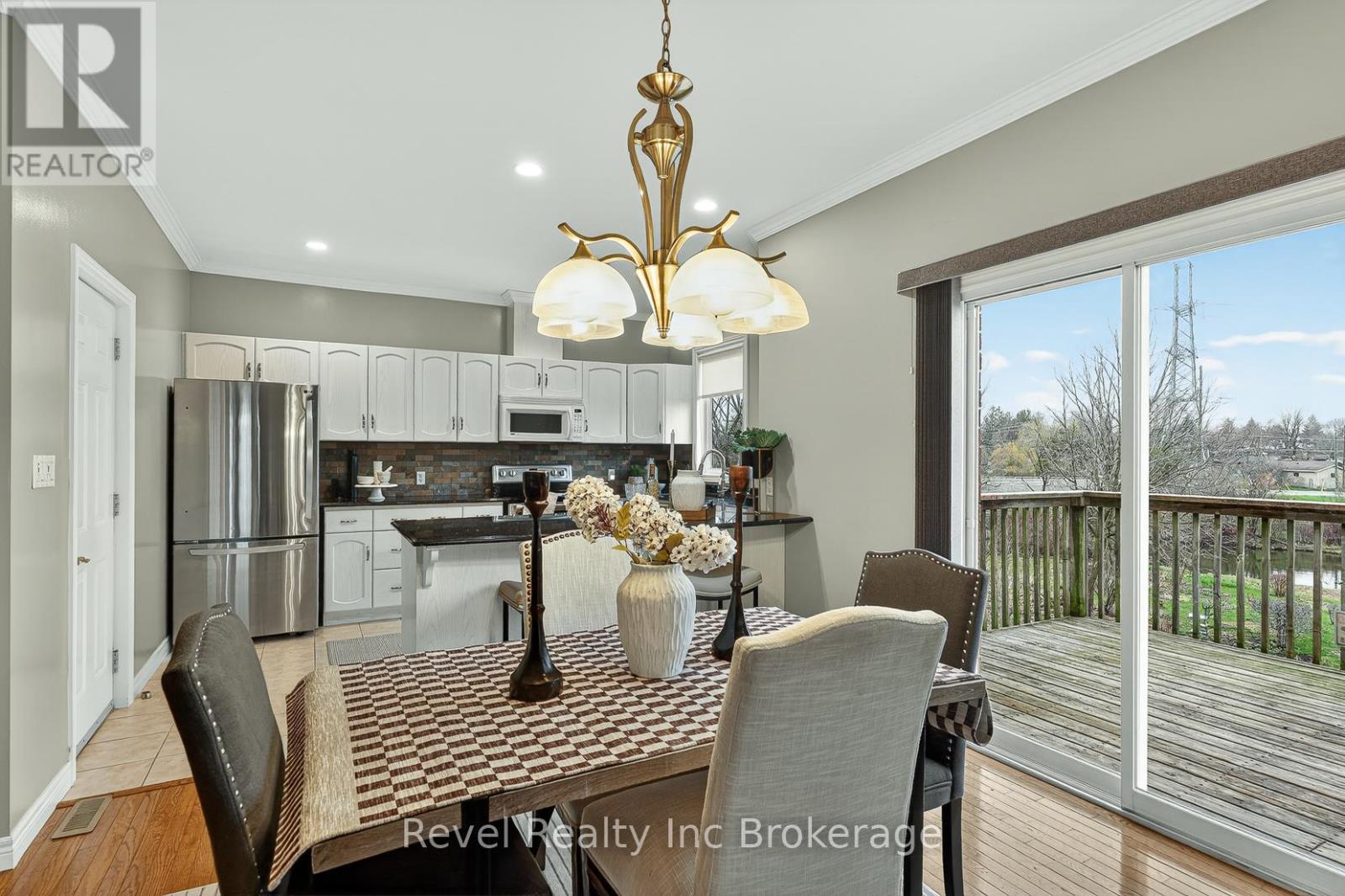 127 Ferguson Drive, Woodstock (Woodstock - South), Ontario  N4V 1H4 - Photo 12 - X12996202