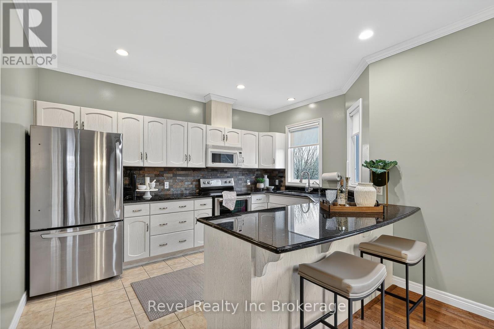 127 Ferguson Drive, Woodstock (Woodstock - South), Ontario  N4V 1H4 - Photo 13 - X12996202