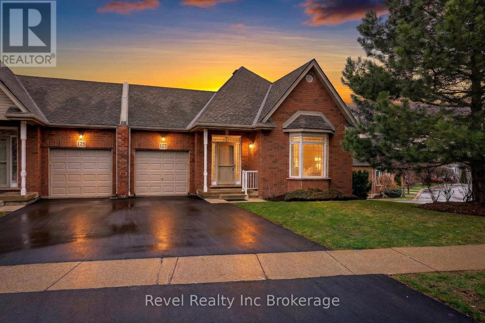 127 Ferguson Drive, Woodstock (Woodstock - South), Ontario  N4V 1H4 - Photo 3 - X12996202