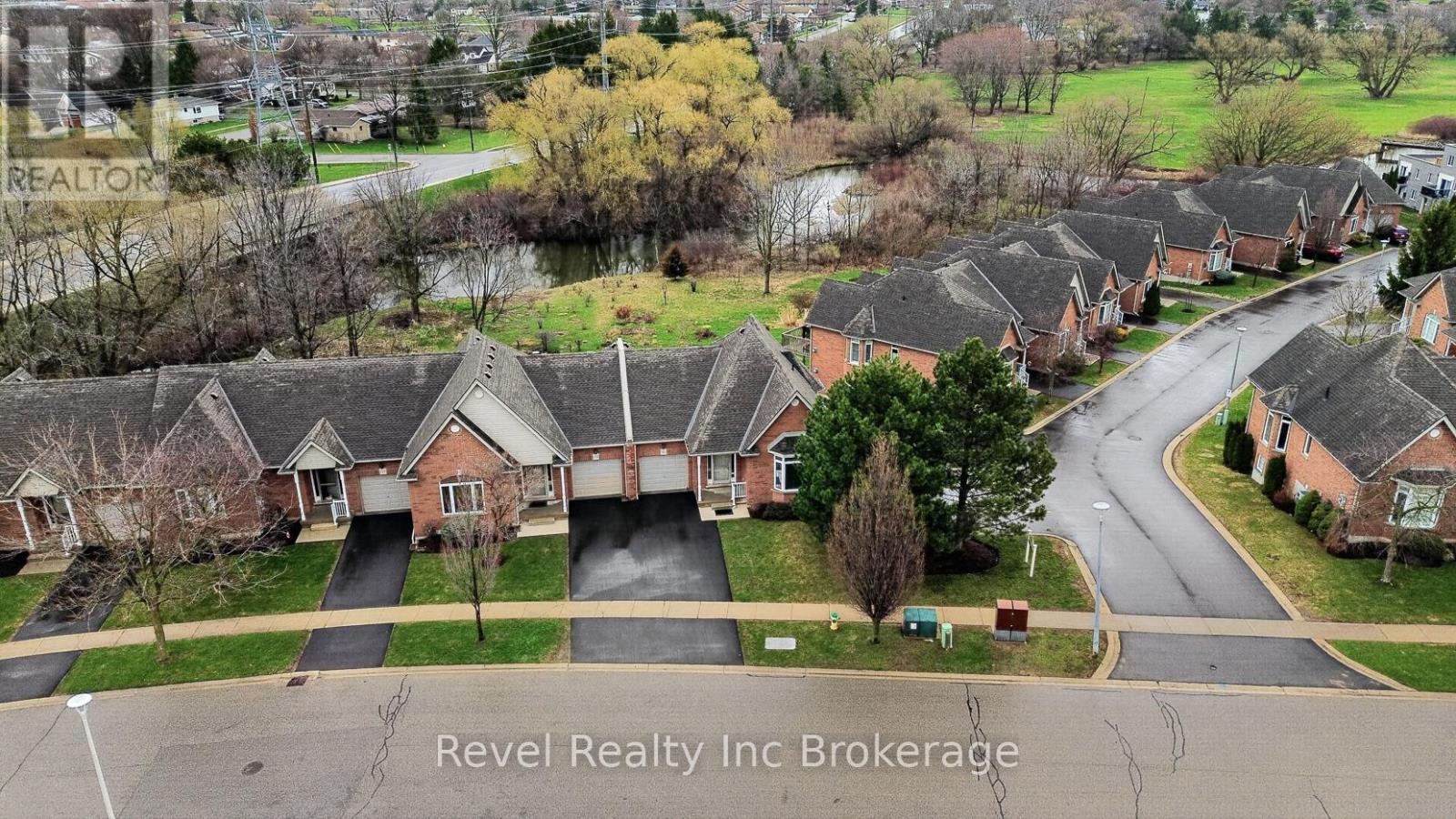 127 Ferguson Drive, Woodstock (Woodstock - South), Ontario  N4V 1H4 - Photo 4 - X12996202