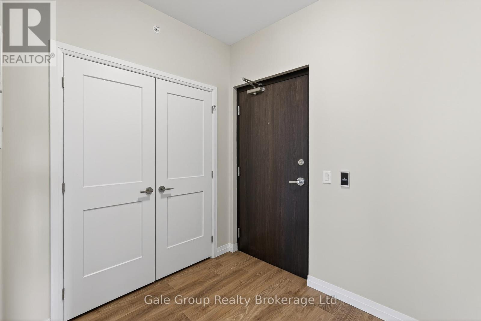 201 - 785 Southwood Way, Woodstock (Woodstock - South), Ontario  N4V 1G5 - Photo 2 - X12999728