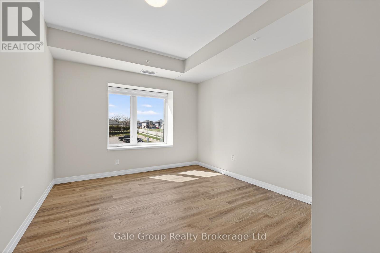 201 - 785 Southwood Way, Woodstock (Woodstock - South), Ontario  N4V 1G5 - Photo 6 - X12999728