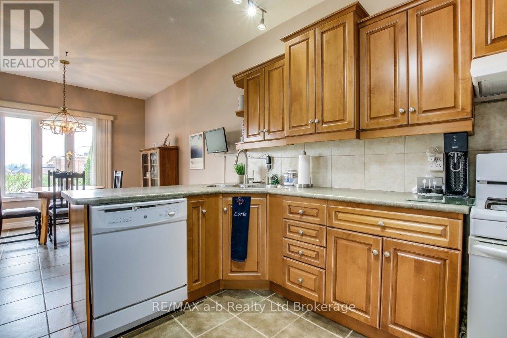 717 Garden Court Crescent, Woodstock (Woodstock - North), Ontario  N4T 0A2 - Photo 10 - X13005388