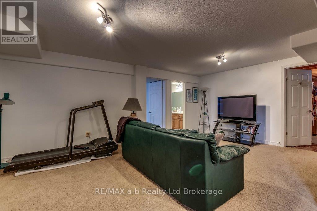 717 Garden Court Crescent, Woodstock (Woodstock - North), Ontario  N4T 0A2 - Photo 20 - X13005388