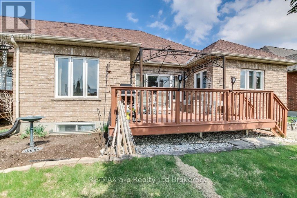 717 Garden Court Crescent, Woodstock (Woodstock - North), Ontario  N4T 0A2 - Photo 29 - X13005388