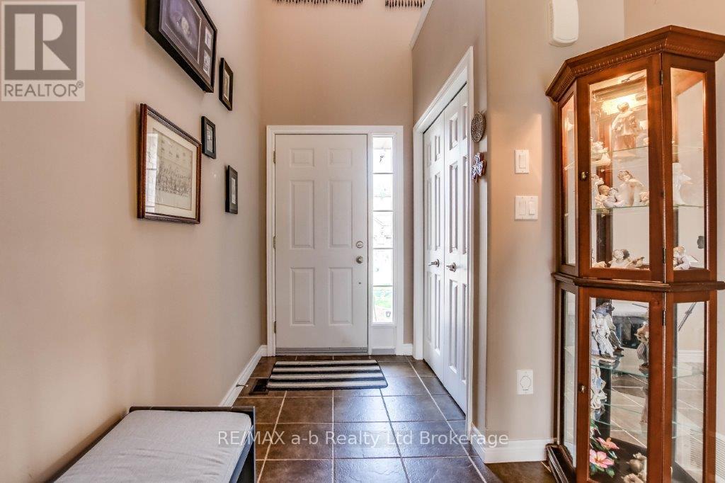 717 Garden Court Crescent, Woodstock (Woodstock - North), Ontario  N4T 0A2 - Photo 3 - X13005388