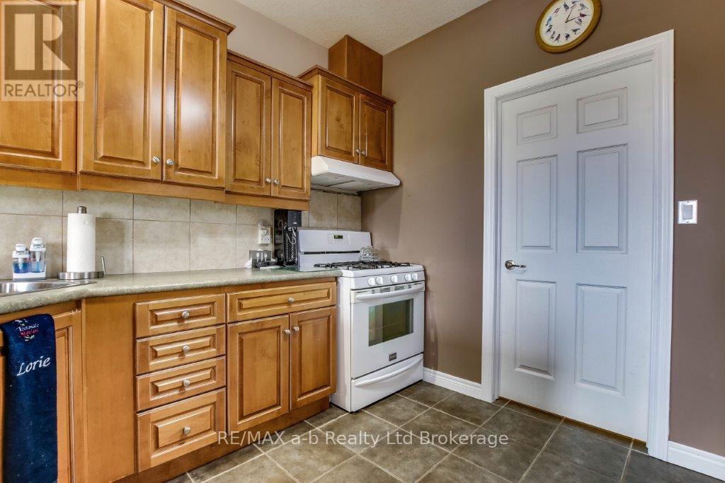 717 Garden Court Crescent, Woodstock (Woodstock - North), Ontario  N4T 0A2 - Photo 9 - X13005388