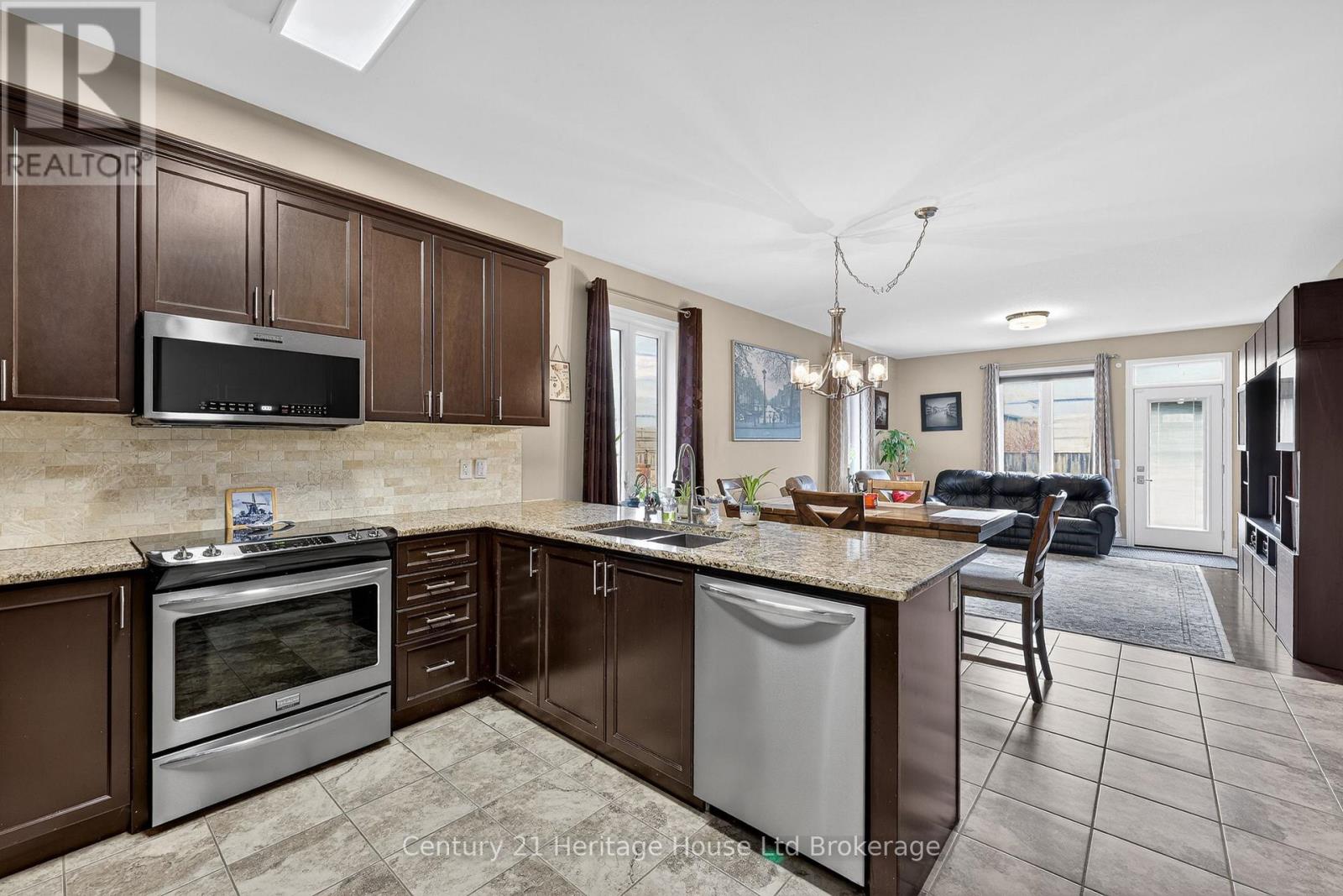 228 Palmer Lane, Woodstock (Woodstock - North), Ontario  N4T 0G5 - Photo 8 - X13007292