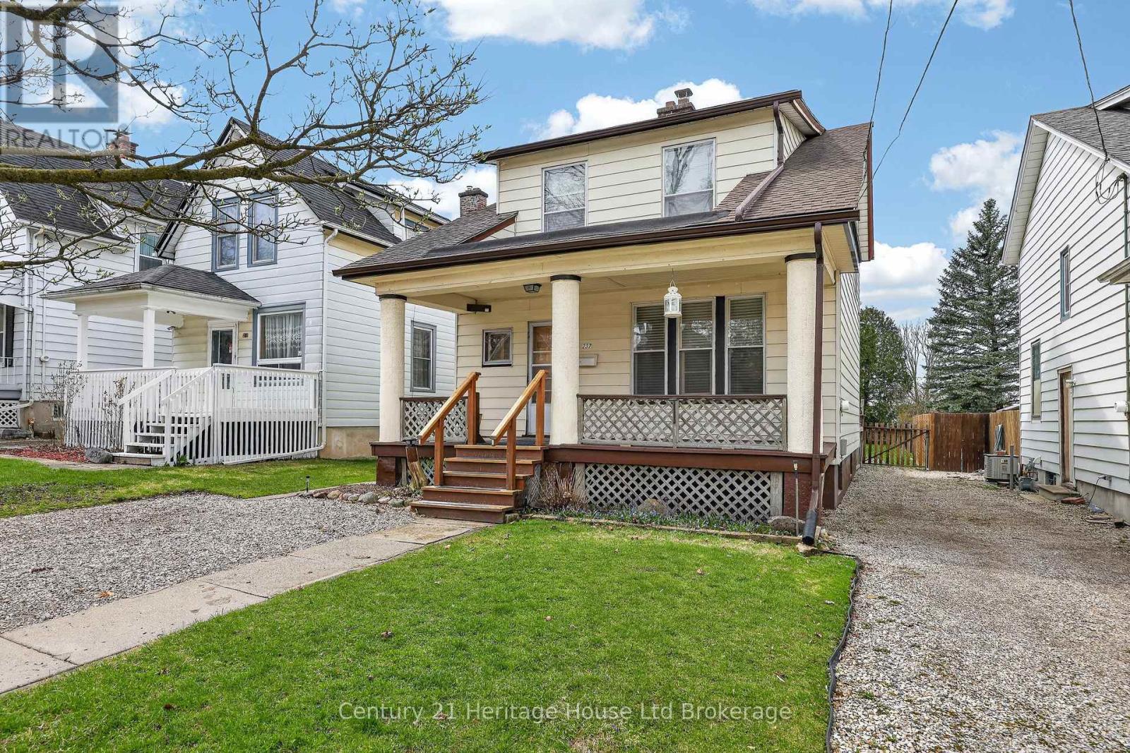 237 Delatre Street, Woodstock (Woodstock - North), Ontario  N4S 6C6 - Photo 3 - X13007298