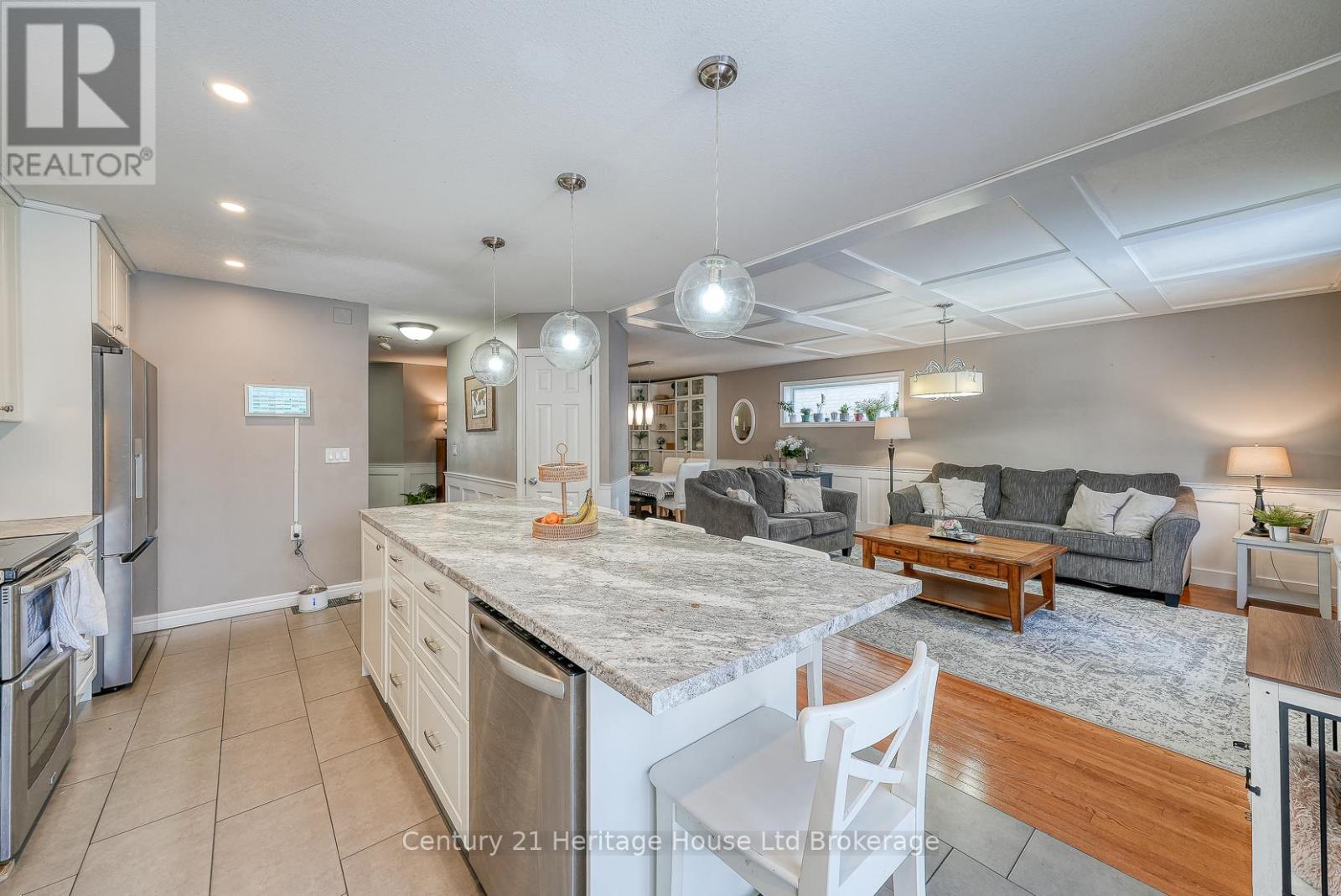 18 Potters Way, Woodstock (Woodstock - South), Ontario  N4S 8Z5 - Photo 4 - X13007486